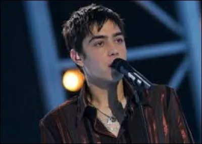 Sélectionne l'idole de Grégory.