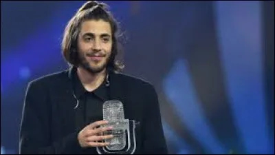 C'est un chanteur portugais qui a remporté l'Eurovision en 2017.