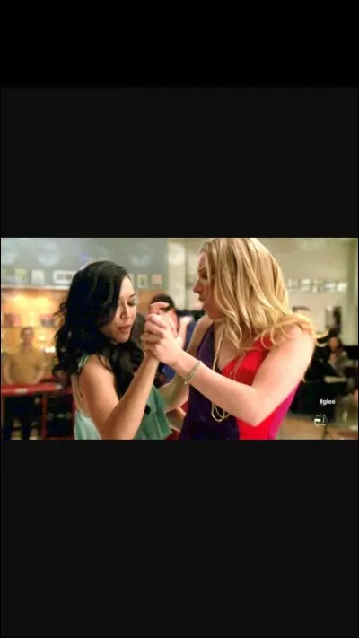 Avec qui devait-elle chanter une ballade ? (S1)