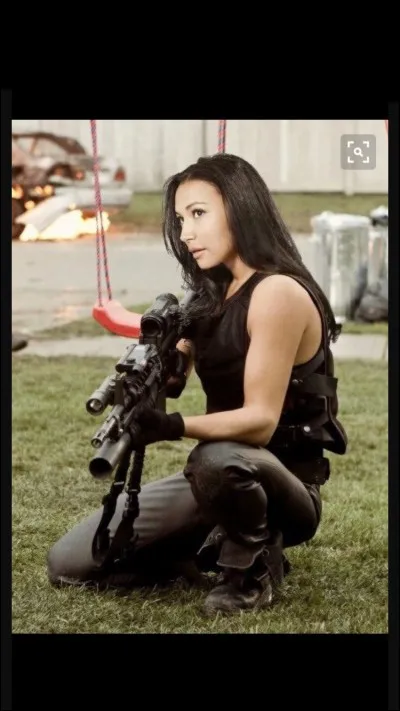 Qu'a-t-elle proposé à Kurt comme vengeance pour donner une leçon à Sebastian ?