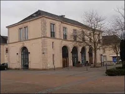 Brûlon est une commune Sarthoise située en région ...