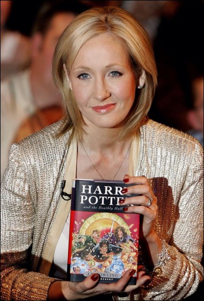 Quel est le nom complet de J.K Rowling ?