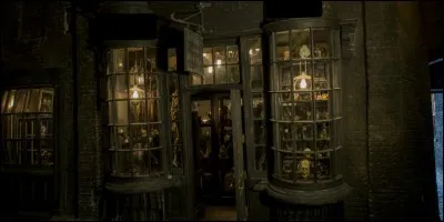 Quel est le nom de ce magasin ? (Vente d'articles consacrés à la magie noire)