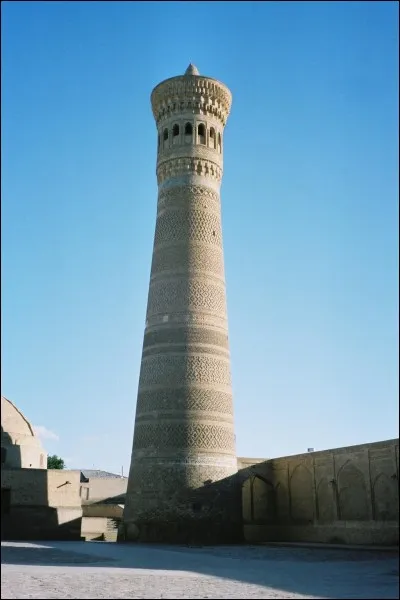 Quel pays a interdit la construction de minaret après un referendum en 2009 ?