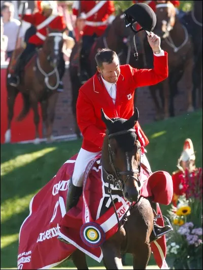 Quelle est sa taille au garrot ?