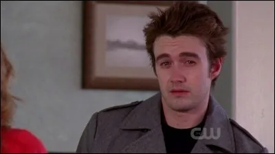 Dans la saison 8, sur quelle chanson Clay se déchaîne-t-il avant que Nathan ne l'interrompe ?