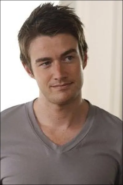 Dans quel épisode Clay apparaît-il pour la première fois dans la série ?