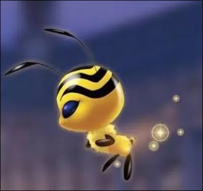 C'est... qui reçoit sûrement le Miraculous de l'abeille !