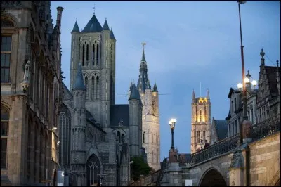 Gand est la cité des 
Indice : Noble.