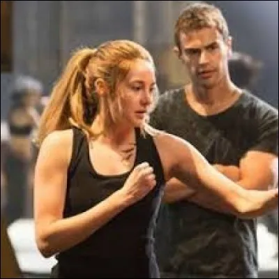 Béatrice est à l'aise avec quelle arme ?