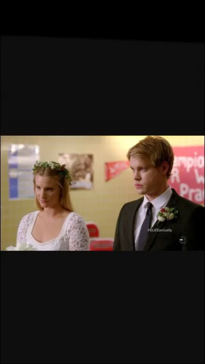 Combien son père adoptif a-t-il de QI ?