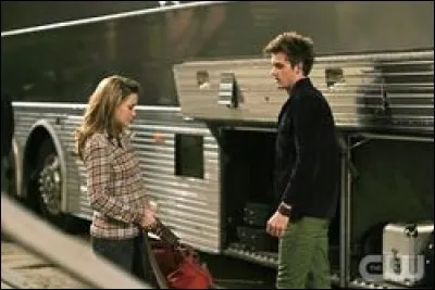 Quelle chanson marque le départ d'Haley avec Chris ?