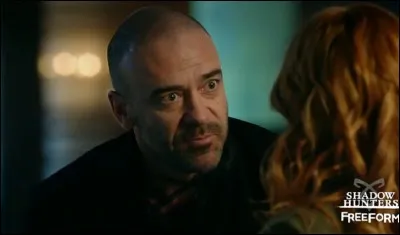 De qui Valentin est-il le père ?