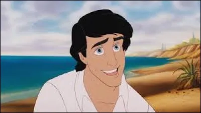 Cet homme est l'amoureux de la sirène Ariel. C'est...