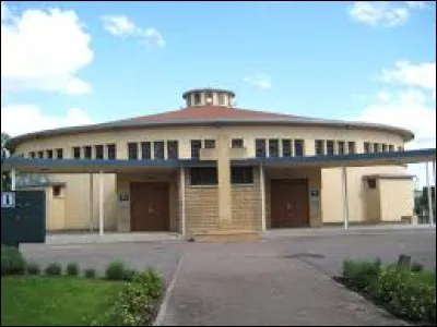 Bien qu'elle soit situ&eacute;e dans l'unit&eacute; urbaine de Joeuf, Montois-la-Montagne est une ville Mosellane. Elle se trouve en r&eacute;gion ...