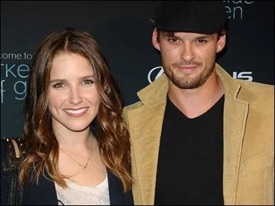 Combien de temps les interprètes de Brooke et Julian sont-ils sortis ensemble ?