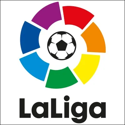 Le Real Madrid a gagné 1 Liga de plus que le FC Barcelone (2017).