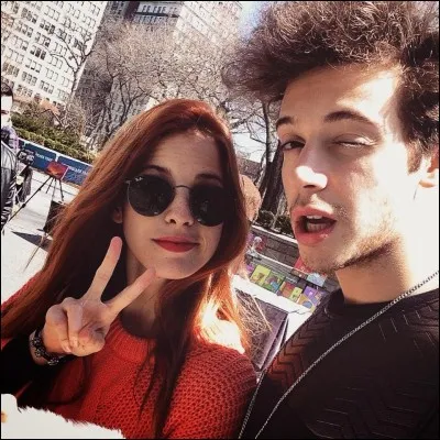 De qui Luna tombe-t-elle amoureuse si mystérieusement ?