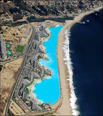 Et pour finir, Geographie : Dans quel pays se situe la plus grande piscine du monde ?