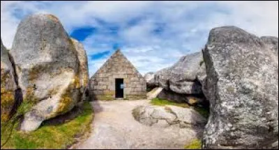 K - Kerlouan - Combien la ville possède-t-elle de dolmens ?