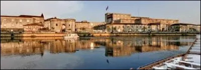 C - Cognac - À quel poste Cognac a-t-elle été labellisée par le ministère de la Culture et de la Communication ?