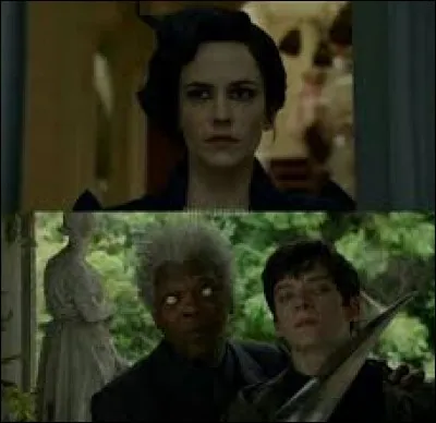 M. Barron prend Jake en otage et arrive au pensionnat. Il laisse la vie sauve à Jake, en échange, il obtient Miss Peregrine. Pourquoi veut-il capturer Miss Peregrine ?