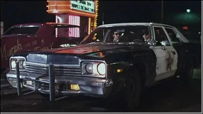 Quel véhicule est la vedette du film "Blues Brothers" ?