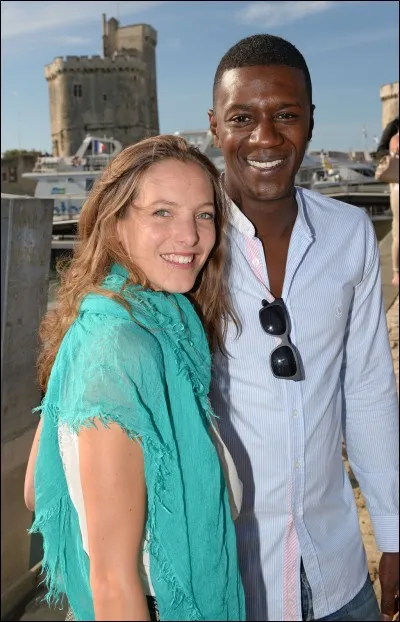 Comment se nomme l'ex-compagne de Djawad, qui tenait avec elle le salon "des Belles du Mistral" ?