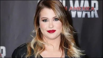 Qui est cette YouTubeuse ?