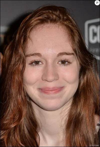 Qui est cette YouTubeuse ?