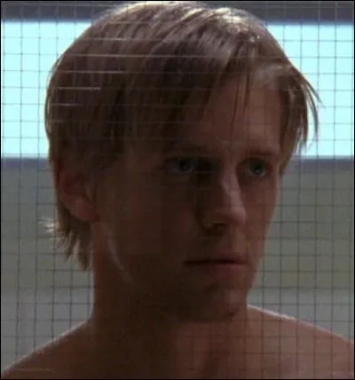 Qui est la voix française du faux Derek ?