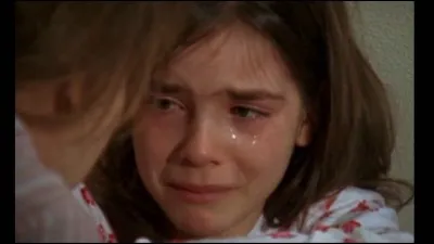 Télévision - France Ô rediffuse en ce moment des épisodes de la série "Famille d'accueil", à présent achevée. Dans quel épisode découvre-t-on Justine, 10 ans, une fillette victime des violences sexuelles de son père et de l'adoration excessive de sa mère qui la considère comme une poupée ?