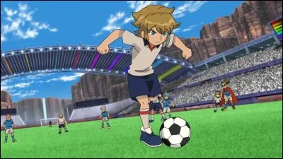 Dans quelle équipe joue-t-il et quelle est sa position ?