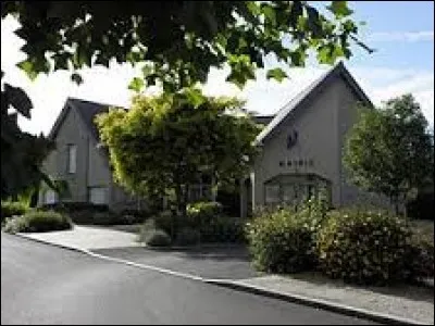 Ville bretonne entre Saint-Malo et Dol-de-Bretagne, Le Fresnais se situe dans le d&eacute;partement ...