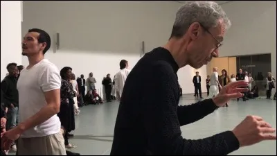 Il rentre dans le marché du travail en quelle année ?