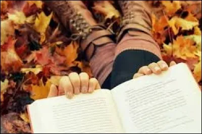 Pour finir, de quelle origine est l'auteur du recueil de poèmes intitulé "Les Feuilles d'automne" publié en 1831 ?