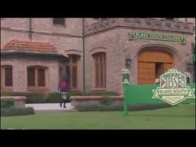 Comment s'appelle le collège où étudie Luna ?