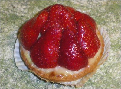Comment s'appelle cette pâtisserie aux fraises ?