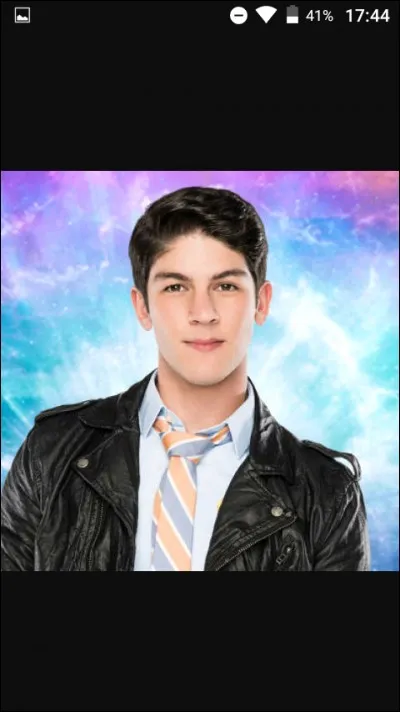 Comment s'appelle le copain du personnage principal dans les saisons 3 et 4 ?