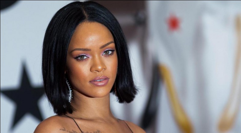 Quelle est l'orientation sexuelle de Robyn Rihanna Fenty alias Rihanna, chanteuse, compositrice et actrice barbadienne ?