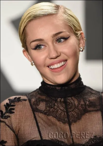 Quelle est l'orientation sexuelle de Miley Cyrus, auteure-compositrice-interprète et actrice américaine ?