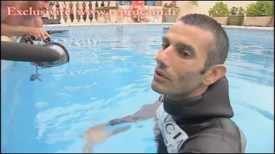 Combien de temps le Français Stéphane Mifsud a-t-il réussi à retenir son souffle, établissant ainsi le record du monde d'apnée statique ?