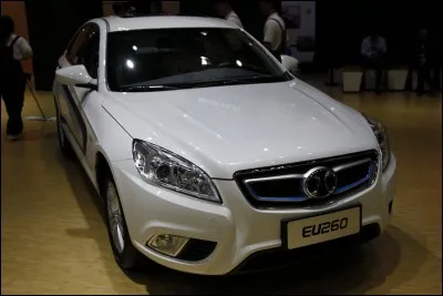 Quel constructeur chinois produit ce clone de Mercedes Classe A ?