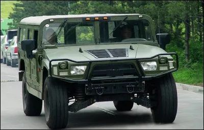 Quel constructeur chinois produit ce clone d'Hummer ?