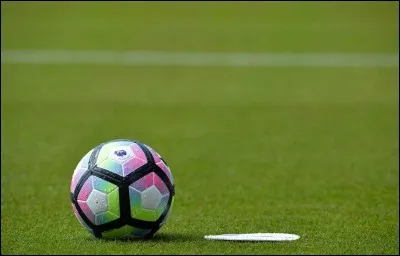 Sur quel terrain pratiquerais-tu le football ?