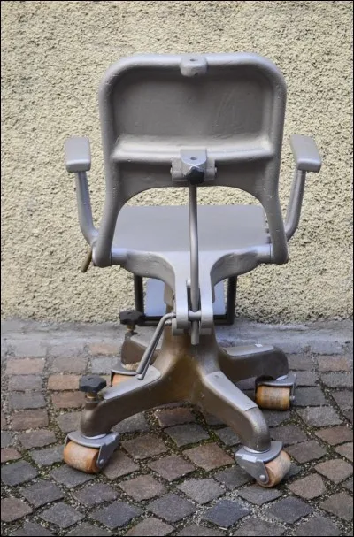 Alex Métayer : Y'a trois choses qu'on ne peut pas regarder en face ...