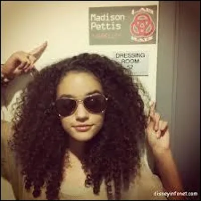 Comment s'appelle la fille dont Léo est tombé amoureux ?