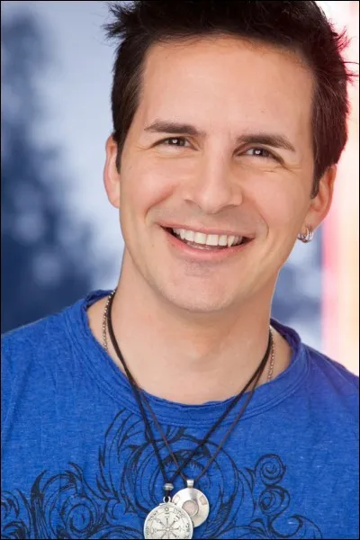 Quel est le loisir de Donald Davenport ?