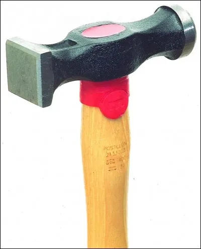 Dans lequel des métiers suivants ne se sert-on PAS d'un marteau ?