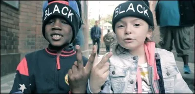 Complétez les paroles : 
"Neuf-Un, Neuf-Deux, Neuf-Trois : allez, tout le monde dit : "(...)"